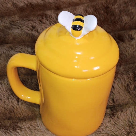 Rae Dunn BUSY BEE coffee/tea mug with topper - Picture 4 of 9